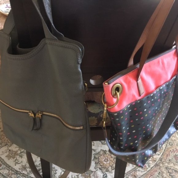 Fossil purses - Picture 1 of 3